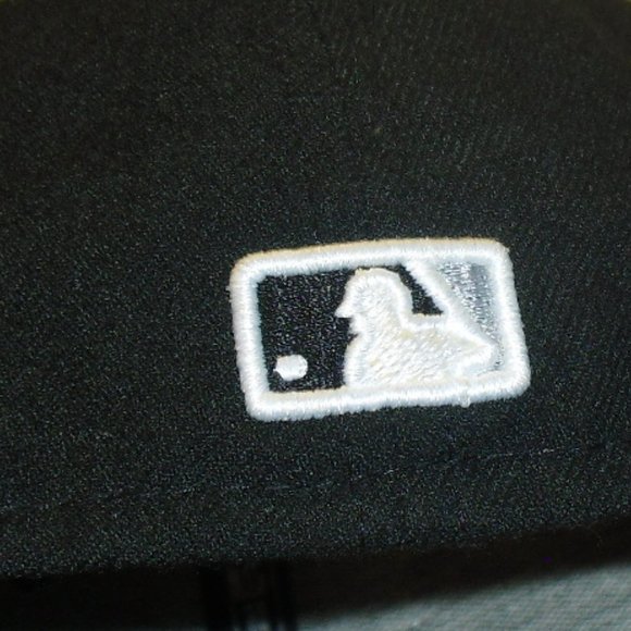 Chicago White Sox Black Mens New Era 59 Fifty Fitted hat sz. 7 1/8 Mlb - Picture 4 of 4